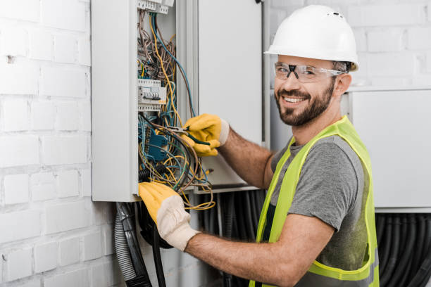 Best Circuit Breaker Repair  in Castle Rock, WA